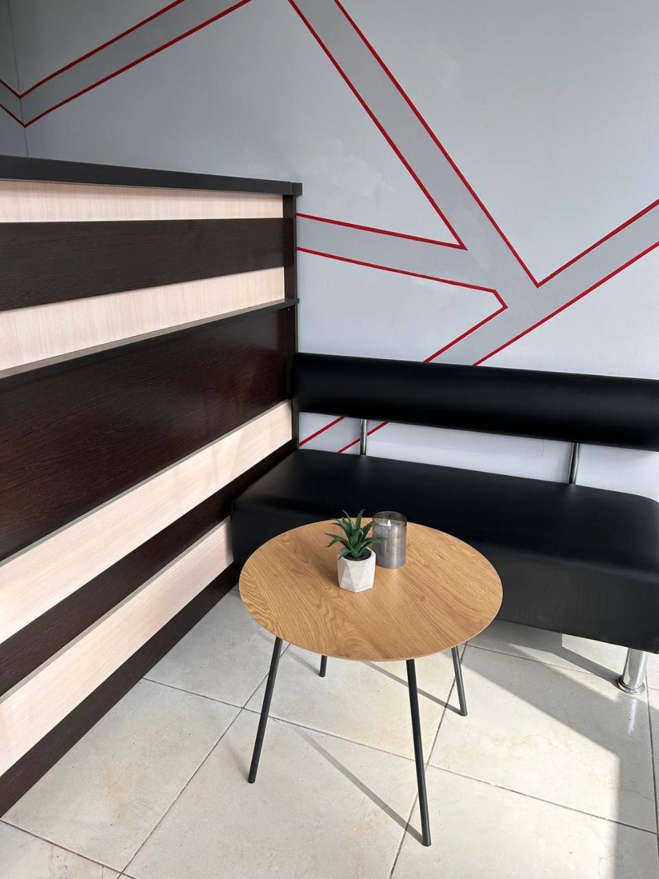 Hotel Амстердам à Khmelʼnytsʼkyy Extérieur photo