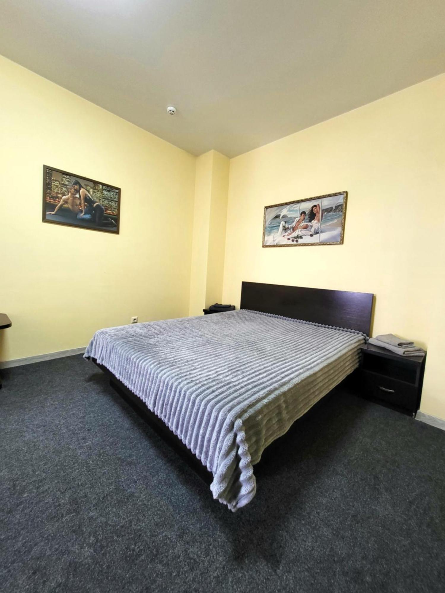 Hotel Амстердам à Khmelʼnytsʼkyy Extérieur photo